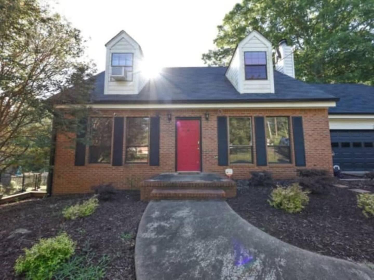 Holiday home Huge Yard & Mins To Uga - The Glory Glory Doghouse *