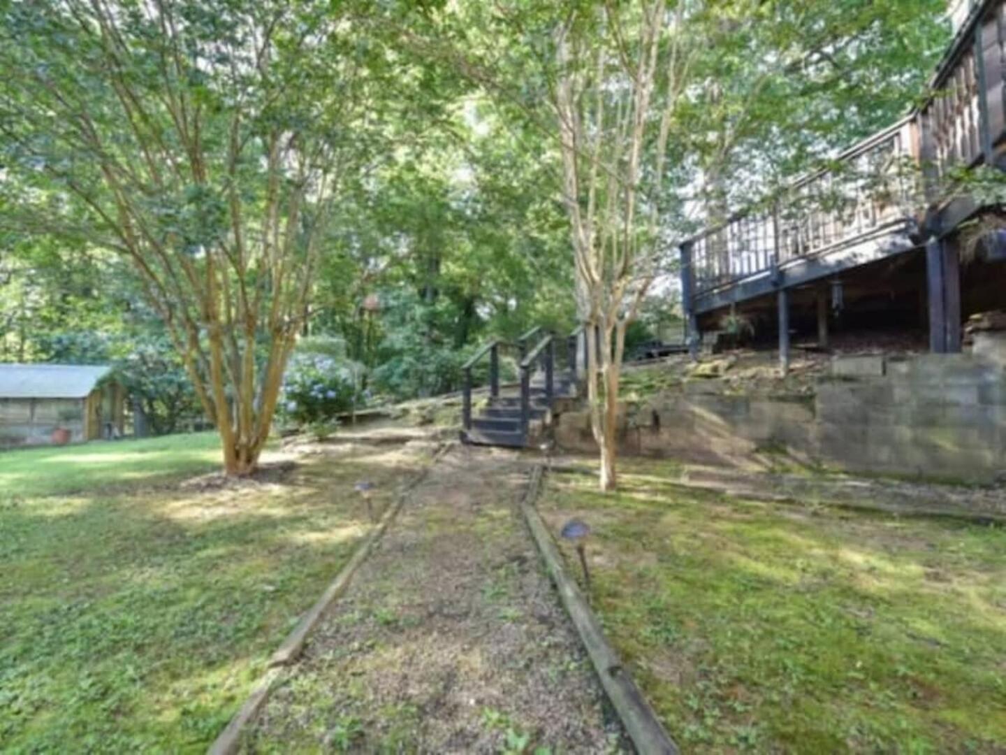 Huge Yard & Mins To Uga - The Glory Glory Doghouse Holiday home *